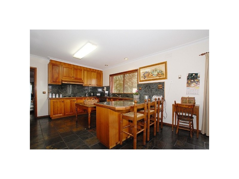 4 Monterey Court, Oakleigh South VIC 3167