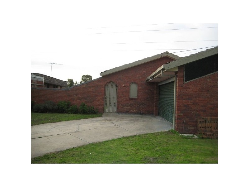 7 GLENELG DRIVE, Clayton South VIC 3169