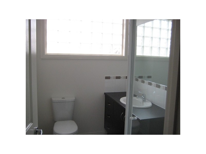 2/25 Sundowner Ave, Clarinda VIC 3169