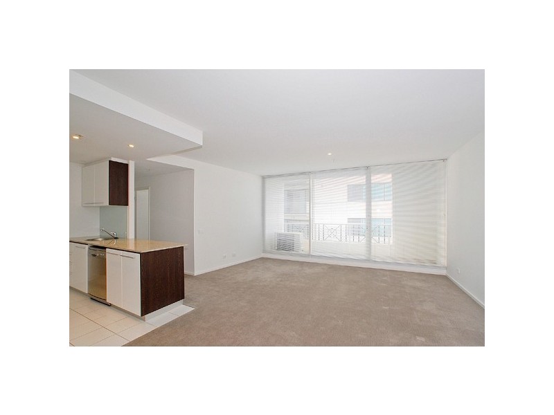 805/82 Queens Road, Melbourne VIC 3004