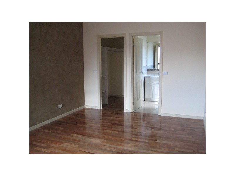 2/10 Second St, Clayton South VIC 3169