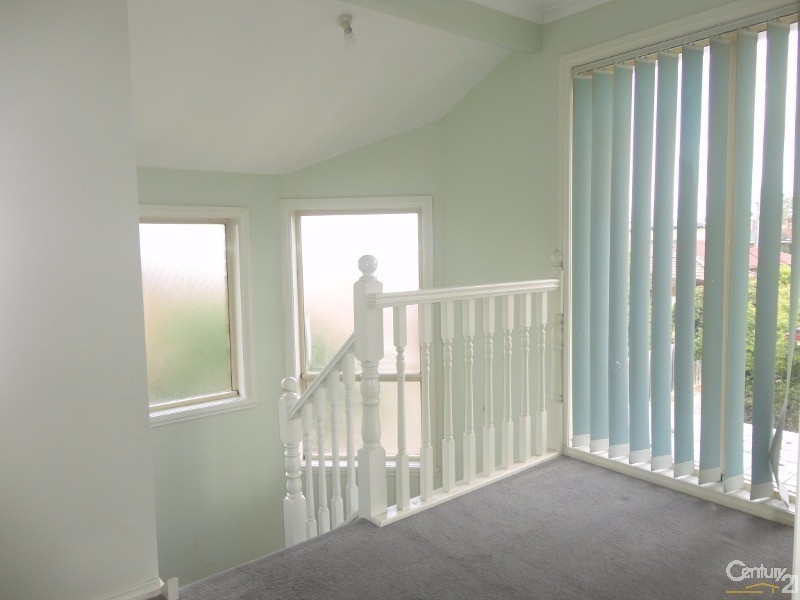 3/4 Burton Avenue, Clayton VIC 3168