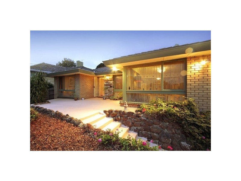12 Jonathan Avenue, Burwood East VIC 3151