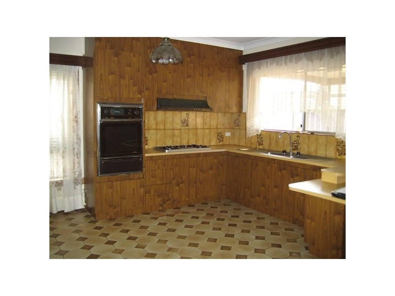 5 Caroline Street, Clayton VIC 3168