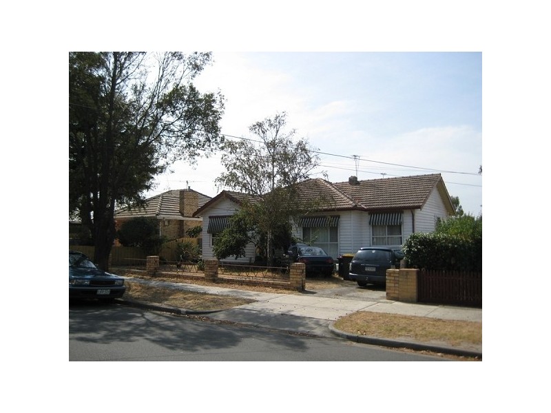 14 Manatunga Street, Clayton VIC 3168