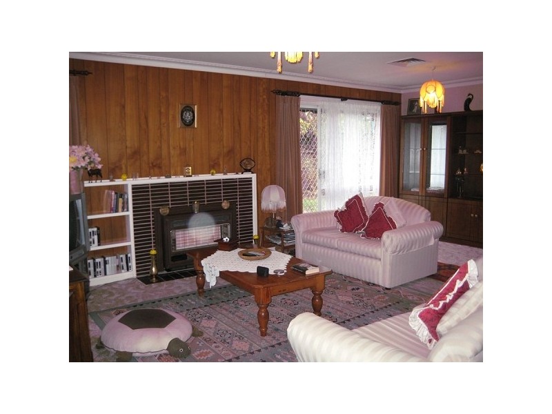 27 Ester Crescent, Clayton South VIC 3169