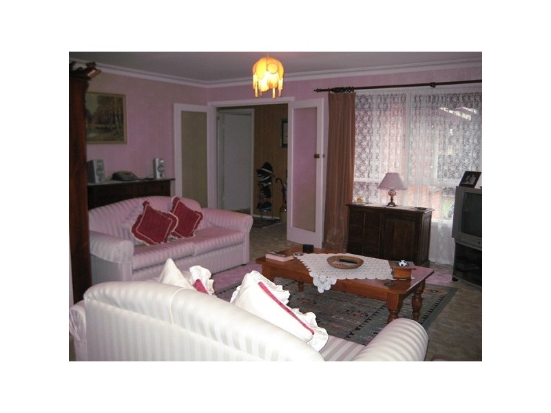 27 Ester Crescent, Clayton South VIC 3169