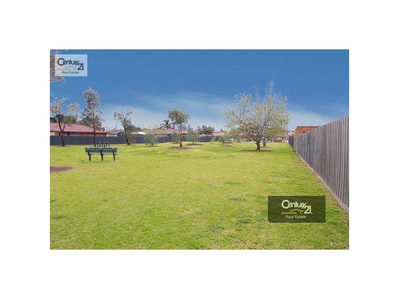 15 Debbie Close, Clarinda VIC 3169