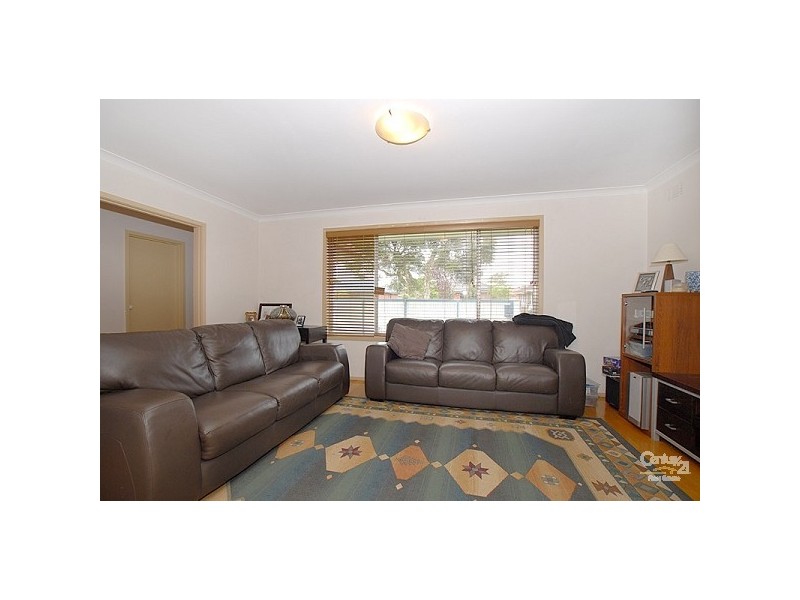 5 Glencannon Crescent, Clayton South VIC 3169