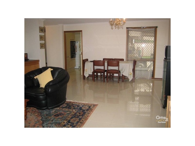 8 Glenda Close, Clarinda VIC 3169