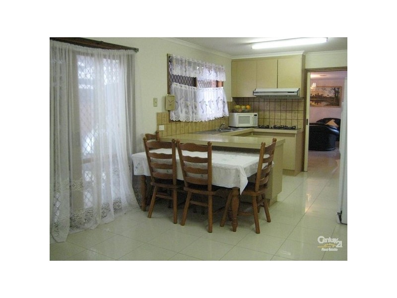 8 Glenda Close, Clarinda VIC 3169