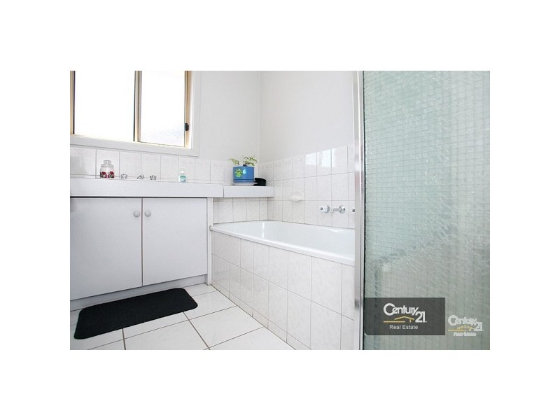 2/1 Sandalwood Drive, Oakleigh South VIC 3167