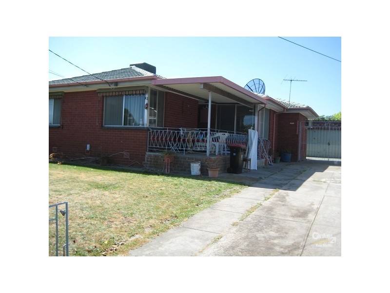 15 Barringun Crescent, Clayton South VIC 3169