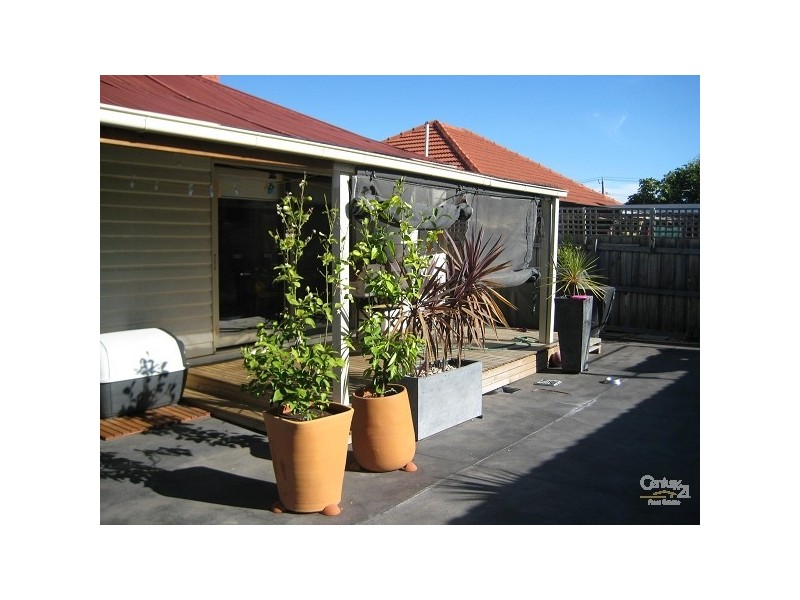 1/3 Knight Street, Clayton VIC 3168