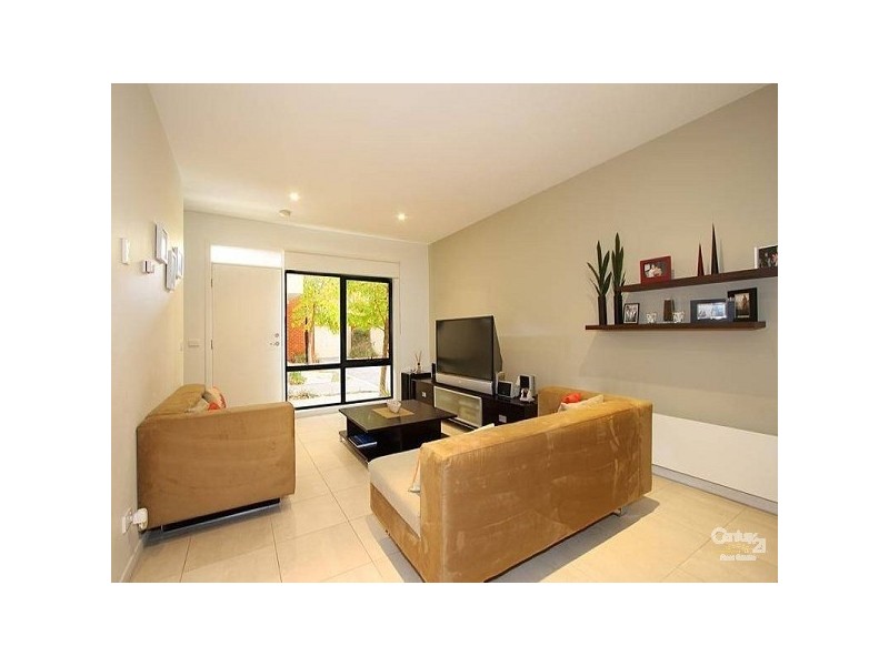 9 Leaf Court, Clayton VIC 3168