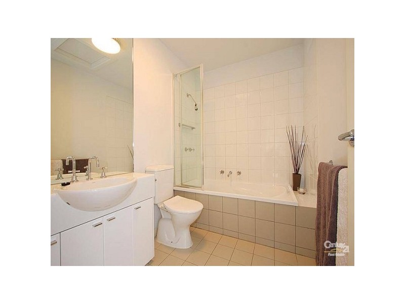 9 Leaf Court, Clayton VIC 3168