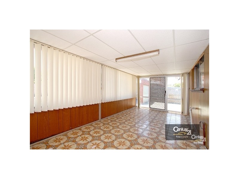 15 Barringun Crescent, Clayton South VIC 3169