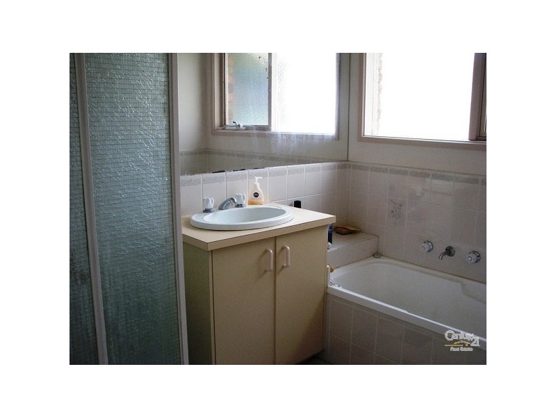 3/4 Hourigan Avenue, Clayton VIC 3168