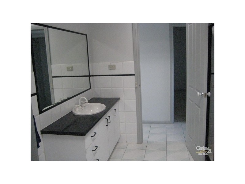 2/90 Ormond Road, Clayton VIC 3168