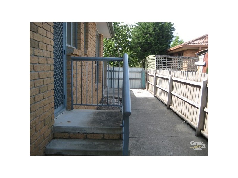 2/90 Ormond Road, Clayton VIC 3168