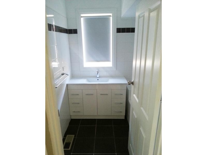 1/11 Flora Road, Clayton VIC 3168