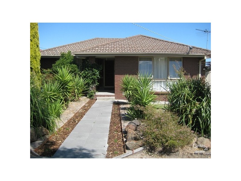 5 Dalbeattie Drive, Clarinda VIC 3169