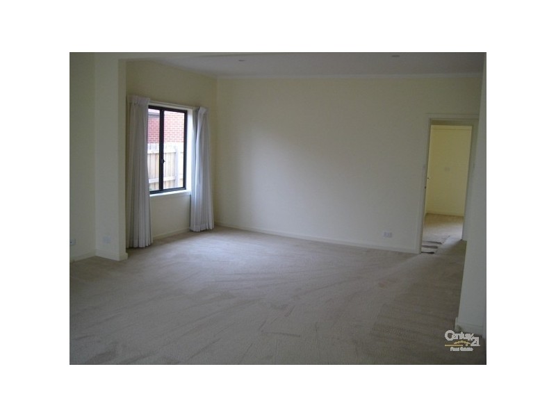 67 Edinburgh Street, Clayton VIC 3168