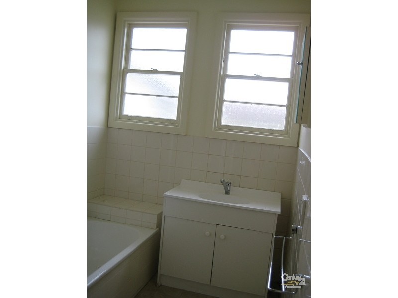 67 Edinburgh Street, Clayton VIC 3168