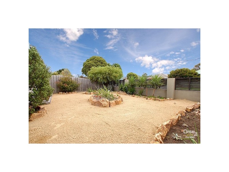 1/18 Knight Street, Clayton South VIC 3169