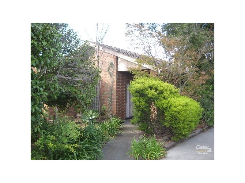 1/8 Manoon Road, Clayton South VIC 3169