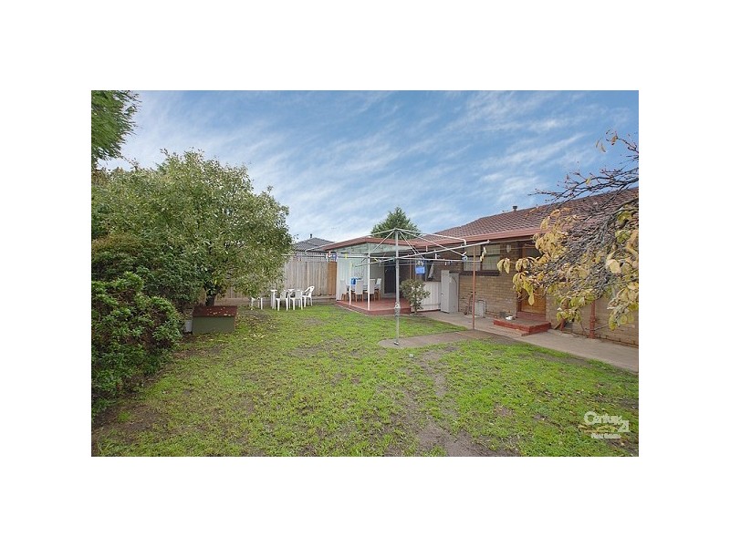 3 Narrumburn Road, Clayton South VIC 3169