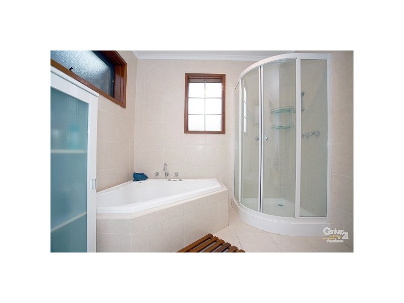 1 Garnett Road, Wheelers Hill VIC 3150