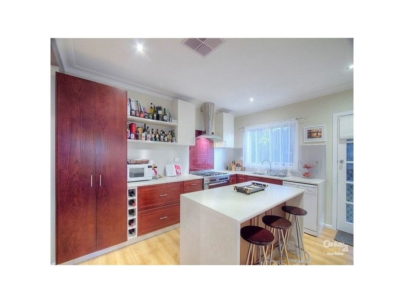 6 Clay Crt, Noble Park North VIC 3174