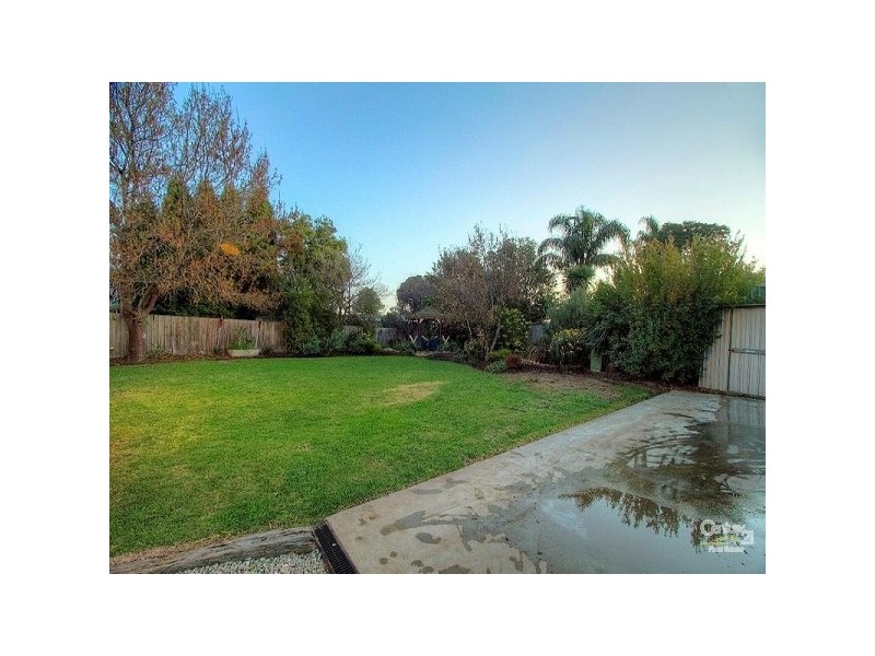 6 Clay Crt, Noble Park North VIC 3174