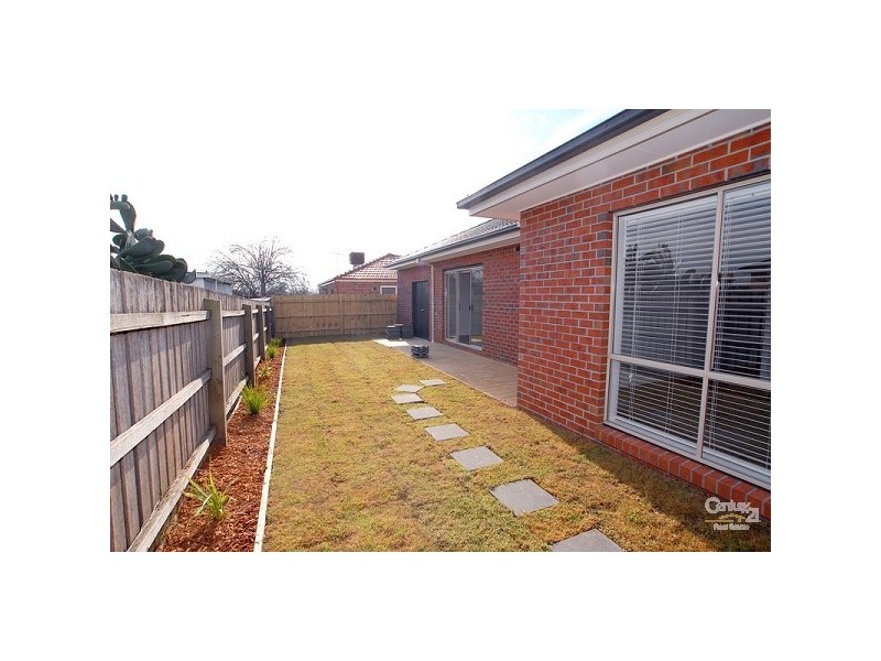 2/21 Calista Avenue, Oakleigh East VIC 3166