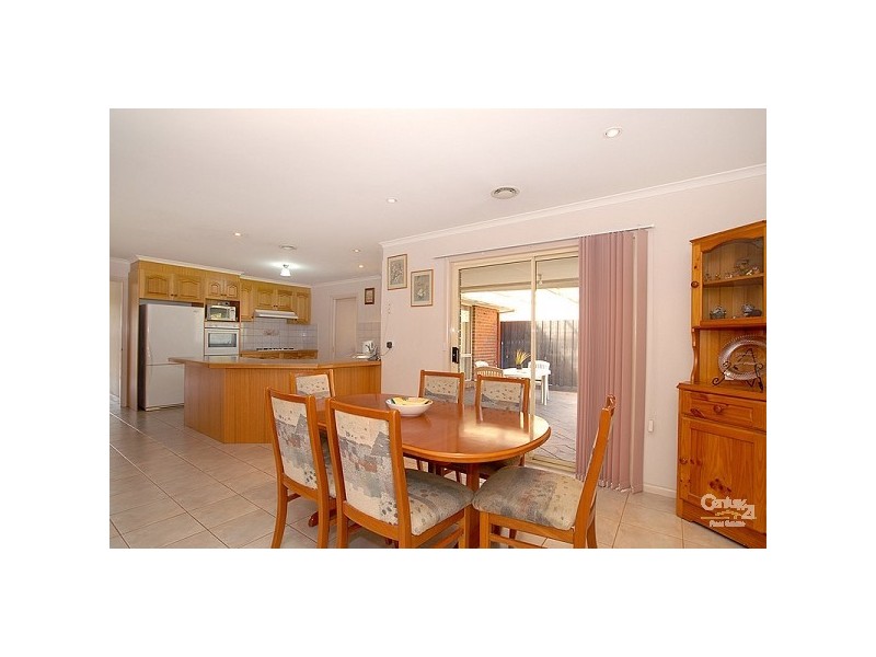 4 Redpath Close, Oakleigh South VIC 3167