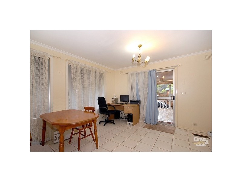 4 Glencannon Crescent, Clayton South VIC 3169