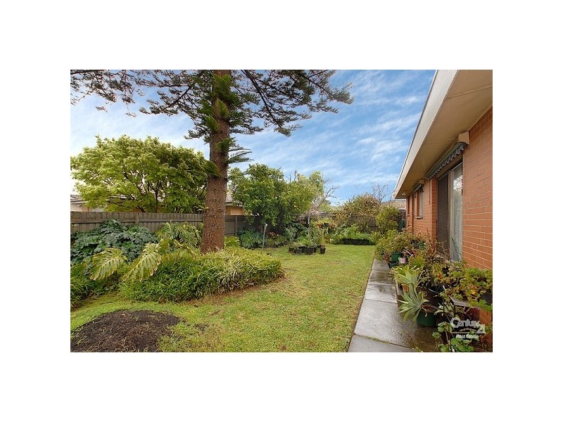 15 Royena Road, Moorabbin VIC 3189