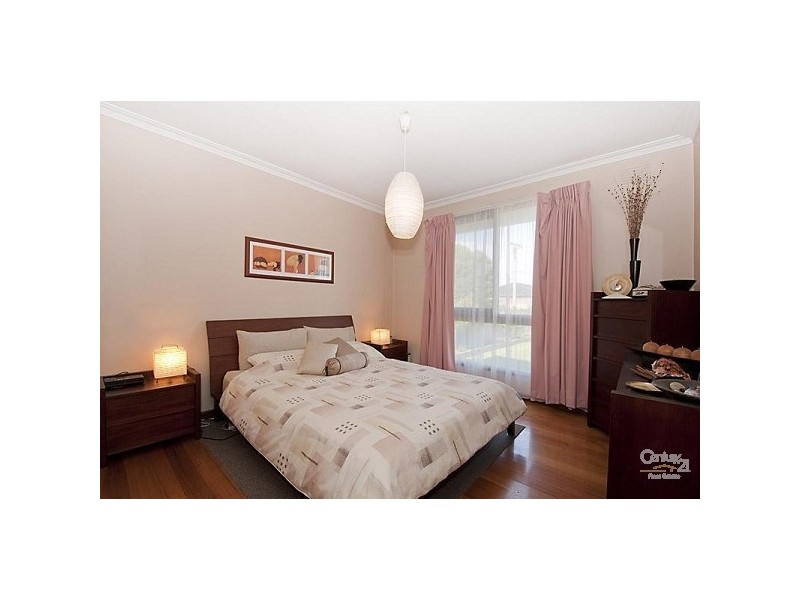 16 Meppel Drive, Clayton South VIC 3169