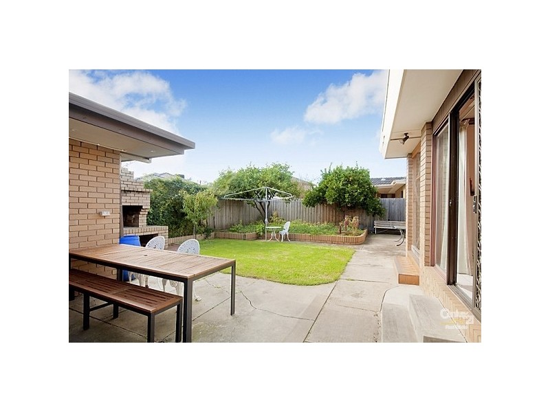 16 Meppel Drive, Clayton South VIC 3169