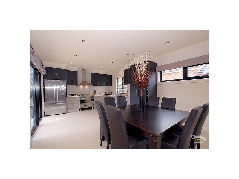 1/14 Prince Charles Street, Clayton VIC 3168