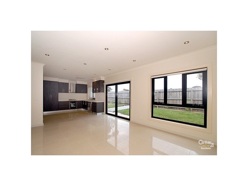 2/14 Prince Charles Street, Clayton VIC 3168