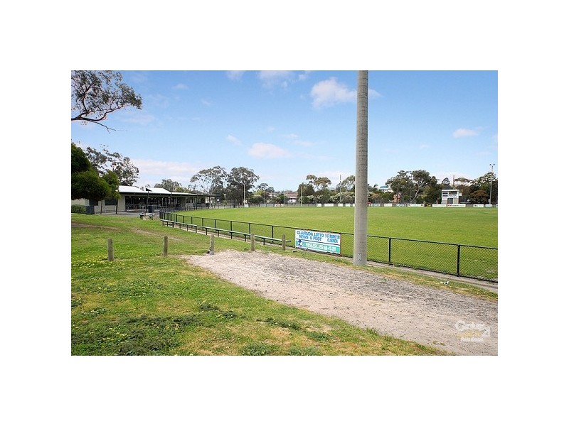 2/14 Prince Charles Street, Clayton VIC 3168