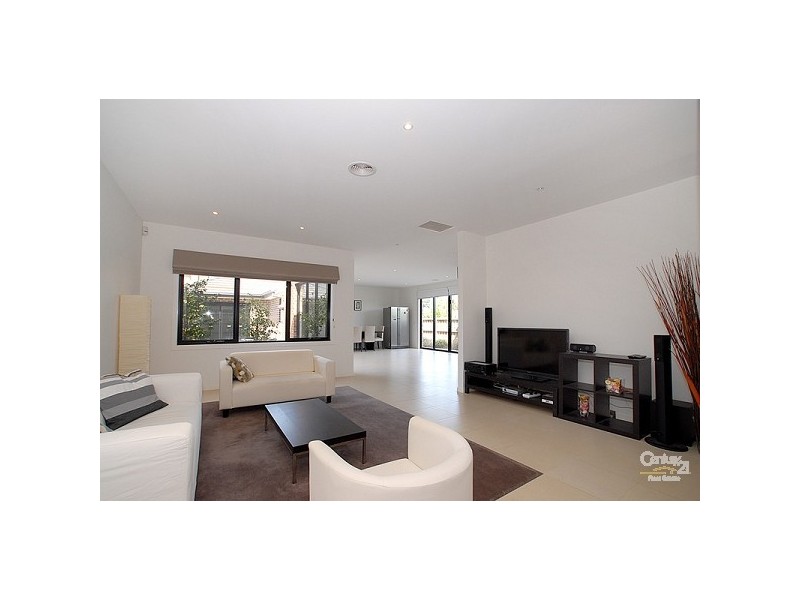 2 Evergreen Boulevard, Clayton South VIC 3169