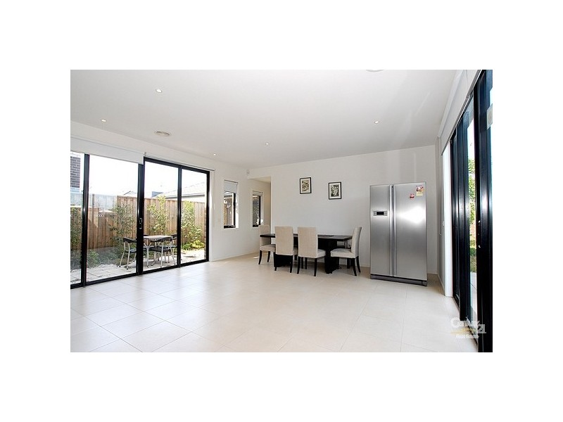 2 Evergreen Boulevard, Clayton South VIC 3169