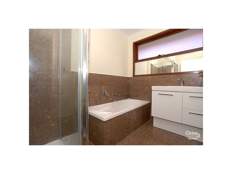 1/51 Leonard Close, Clarinda VIC 3169