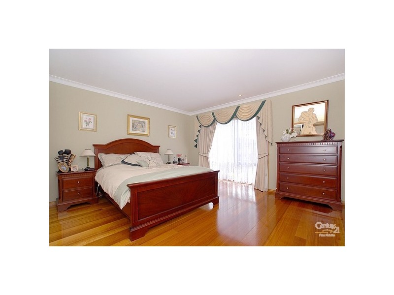 21 Sandalwood Drive, Oakleigh South VIC 3167