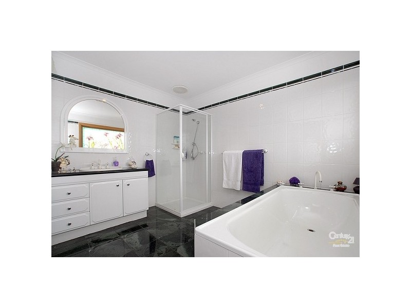 21 Sandalwood Drive, Oakleigh South VIC 3167