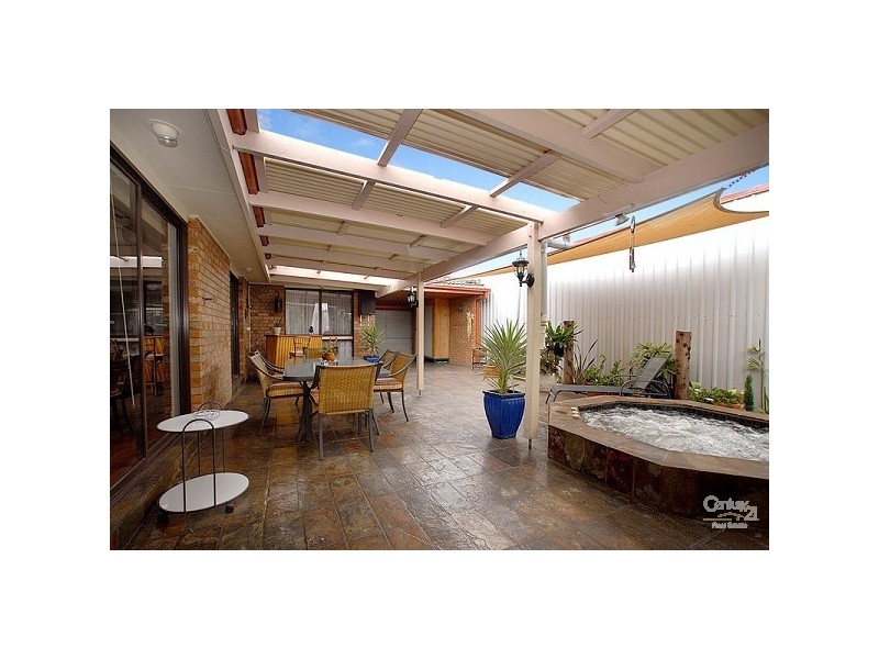 21 Sandalwood Drive, Oakleigh South VIC 3167