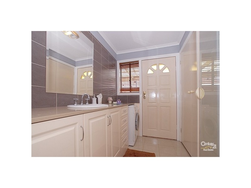 21 Sandalwood Drive, Oakleigh South VIC 3167